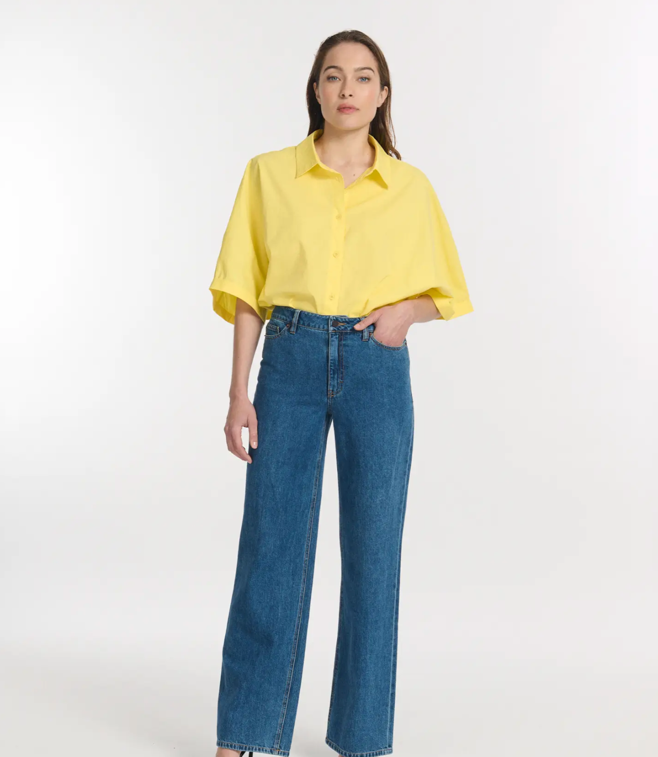 Les jeans droits : un classique intemporel