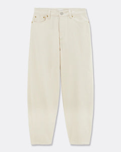 Jean pour femme en denim 100% coton non teint, couleur granit claire, coupe droite légèrement ample pour un confort décontracté et adapté à toutes les morphologies.