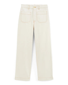 Jean femme en denim écru clair, coupe large et droite, tissu 100 % coton avec surpiqûres contrastantes, idéal pour un style décontracté et estival.