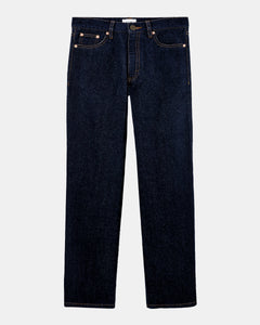 Jean droit en denim bleu foncé, 100% coton, coupe classique et ajustée, offrant confort et élégance pour toutes les morphologies féminines.