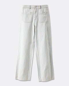 Jean femme en denim rayé bleu et blanc, coupe droite ample avec taille haute, confectionné en coton léger idéal pour une tenue d'été confortable.