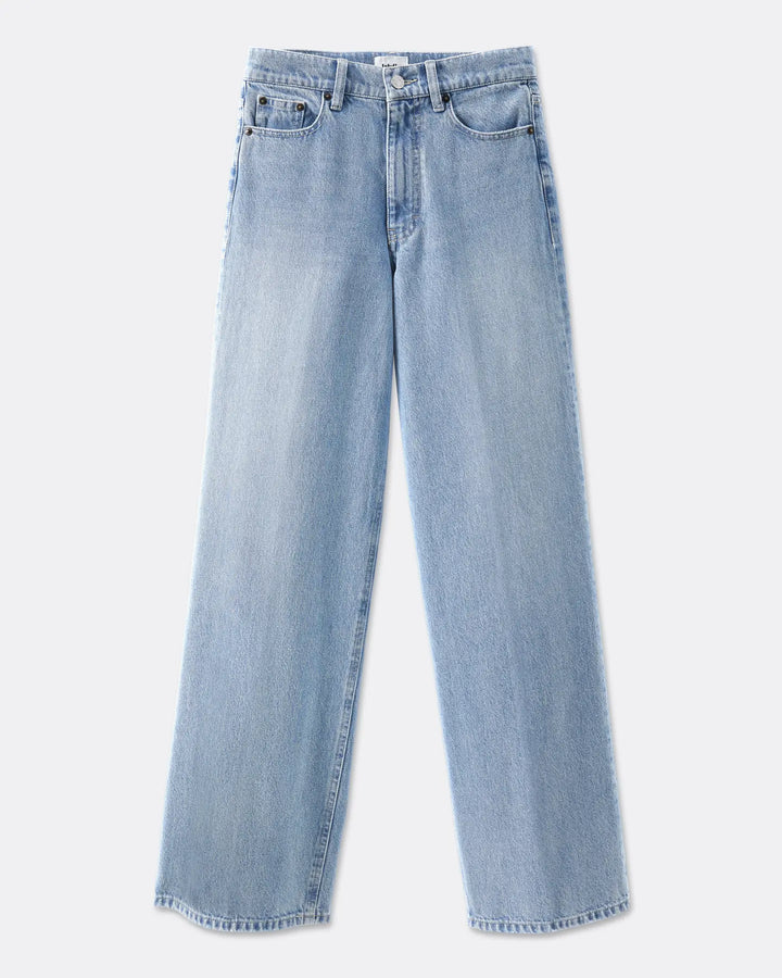 Jean pour femme en denim 100% coton de couleur stone bleach claire, coupe droite et longueur longue adaptant confortablement toutes les morphologies.