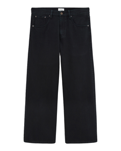 Jean femme en denim noir foncé, coupe large et droite, en coton 100%, offrant un tombé fluide et confortable adapté à toutes les morphologies.